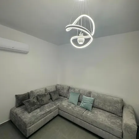 Tony Apartman Golem