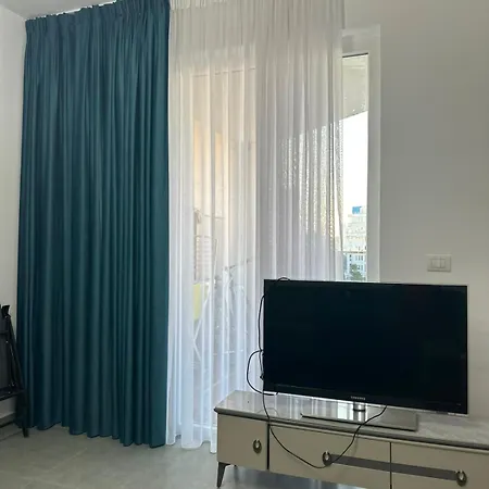 Tony Apartman