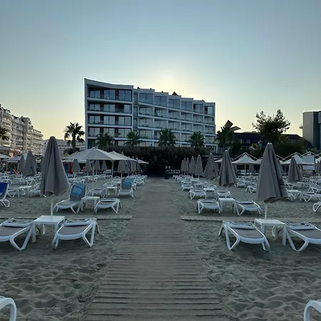 Tony Apartman Golem