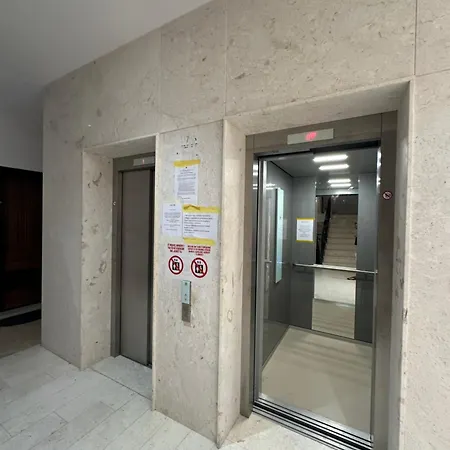 Tony Apartman Golem